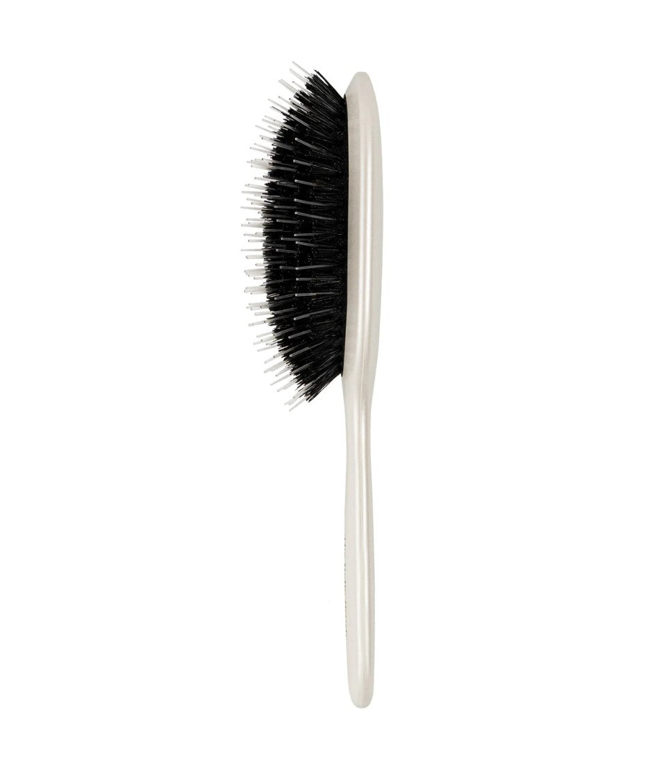 A slim brush that goes everywhere