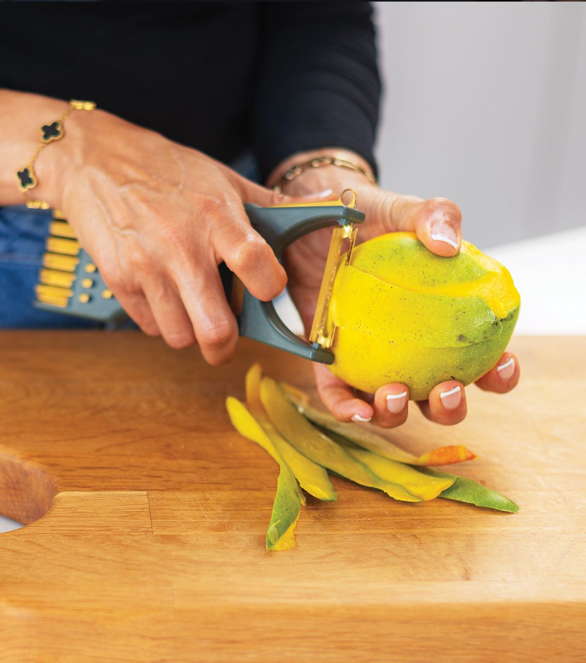7-in-1 Vegetable Prep Tool: Peeler, Grater, Julienne and Slicer