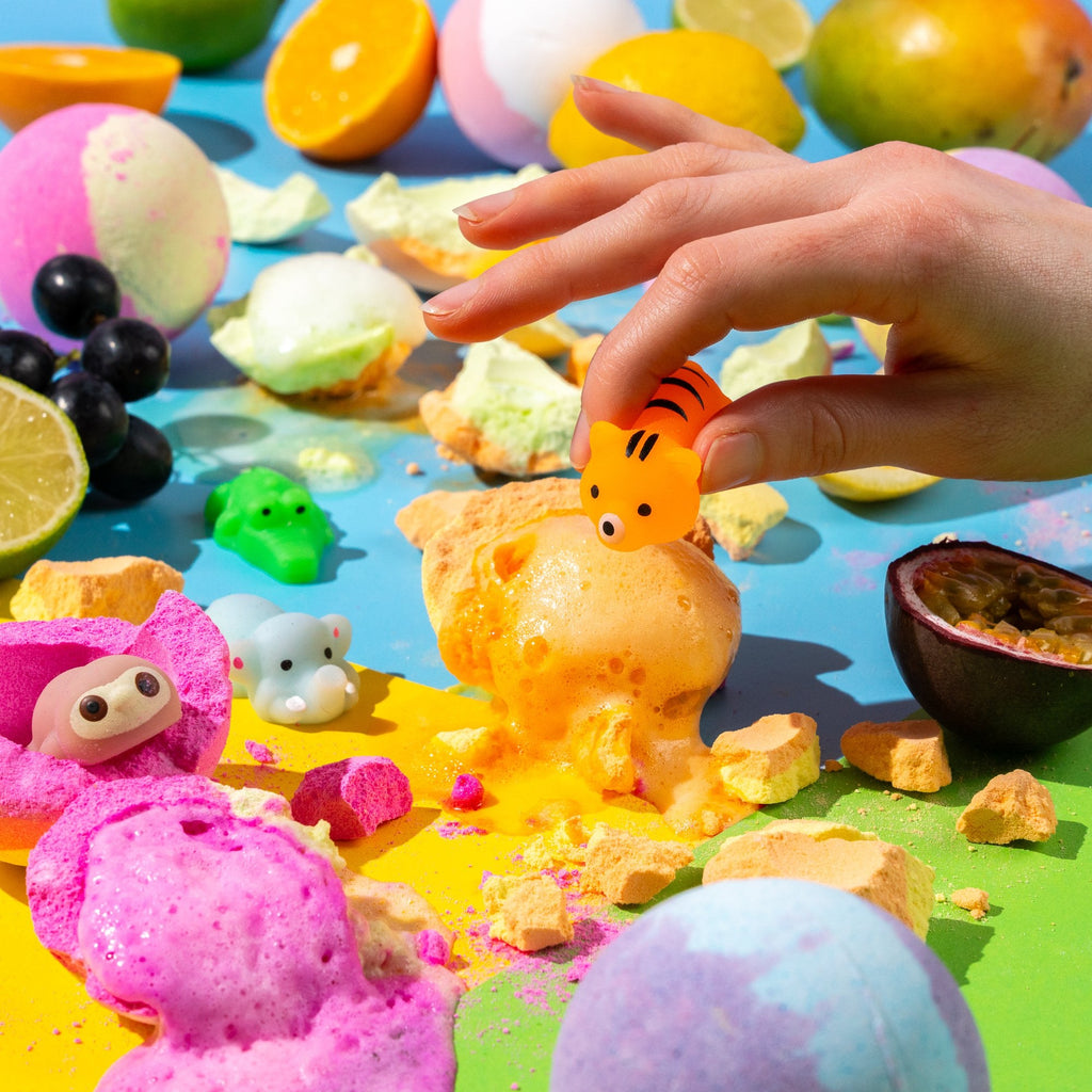 Kids Bath Bombs with a Surprise Squishy Toy Inside – Pack of 6