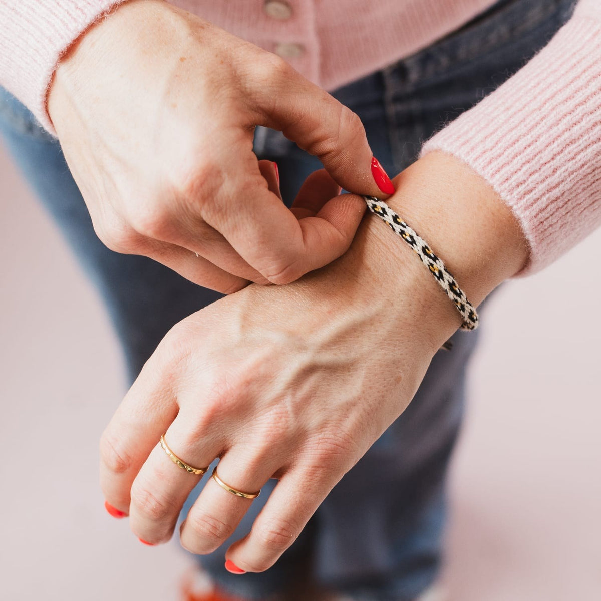 Kumihimo Friendship Bracelet Kit – Braid Your Own Colourful Bracelets