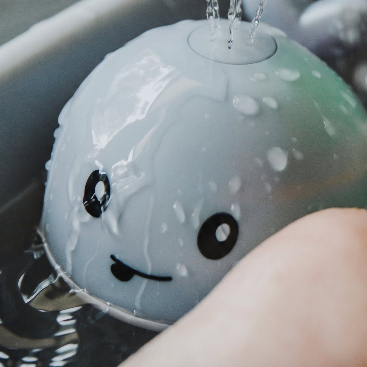 Light-Up Whale Bath Toy – Sprays Water and Glows in the Bath